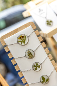 Nectar Ateliê Biojoias com Flores e Plantas Naturais