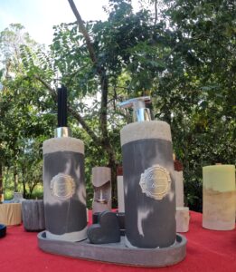 Ateliê da Ro peças em cimento e velas