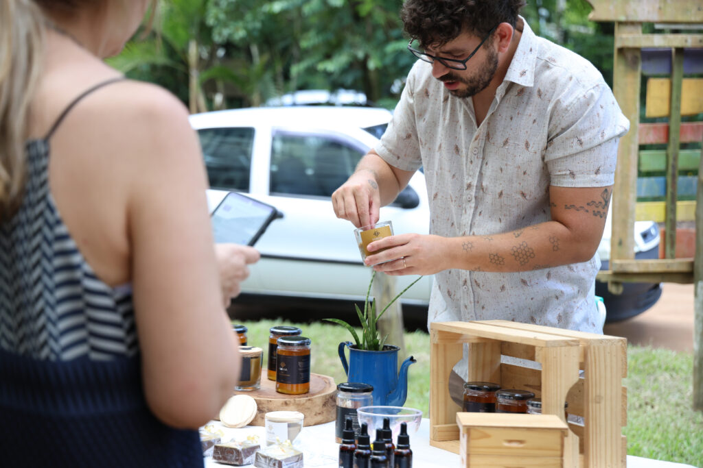 feira cultural do bairro demétria botucatu mel da cuesta